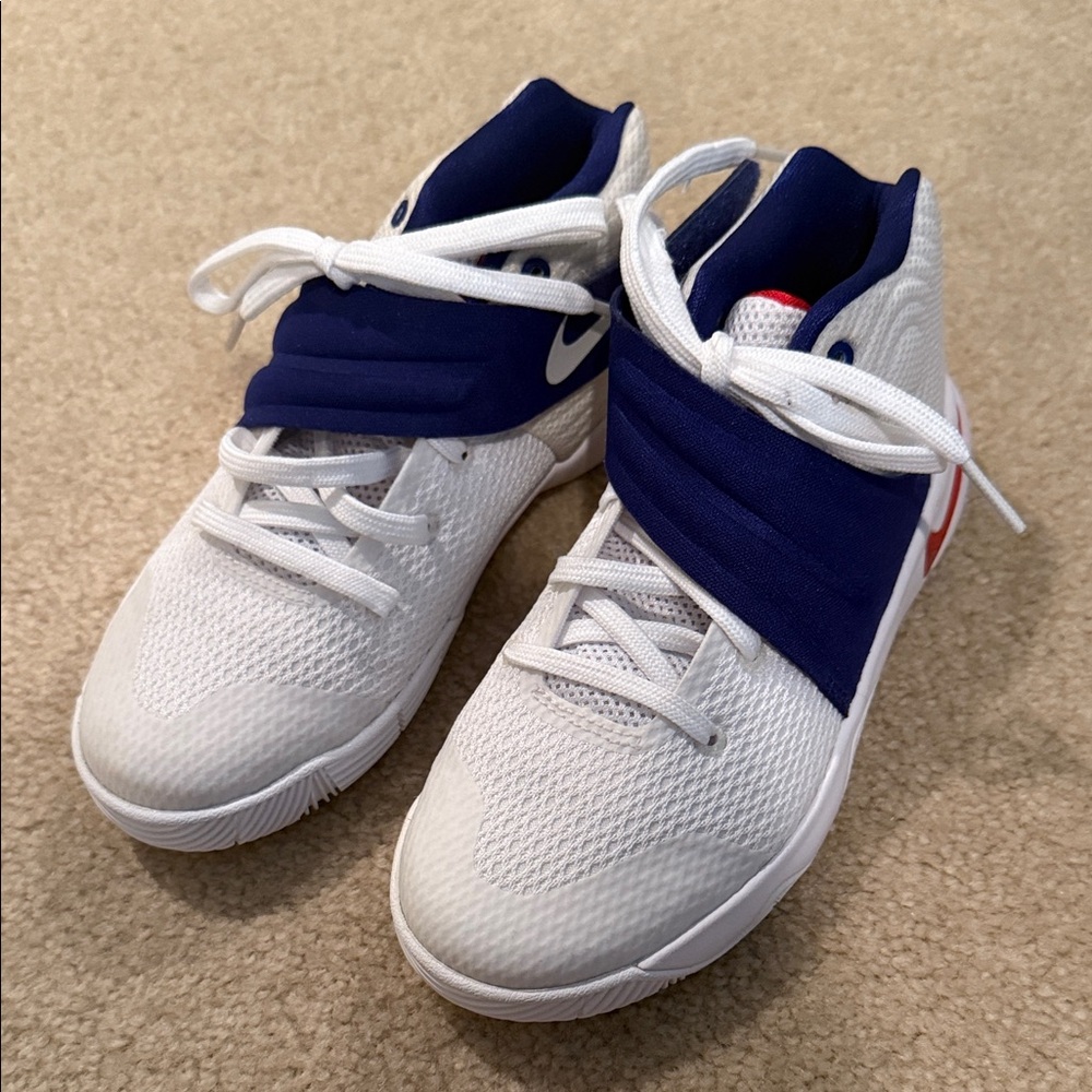 Kyrie irving 2 sneakers